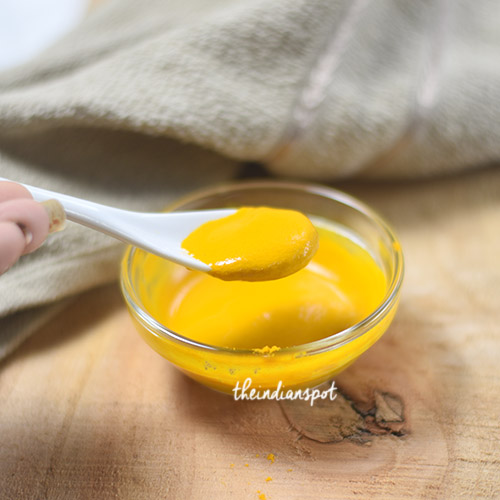 COCONUT OIL AND TURMERIC FACE MASK FOR OILY SKIN