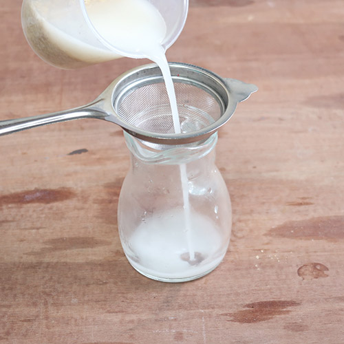 OVERNIGHT OATS WATER FOR ACNE-PRONE, SUNBURNT OR ITCHY SKIN